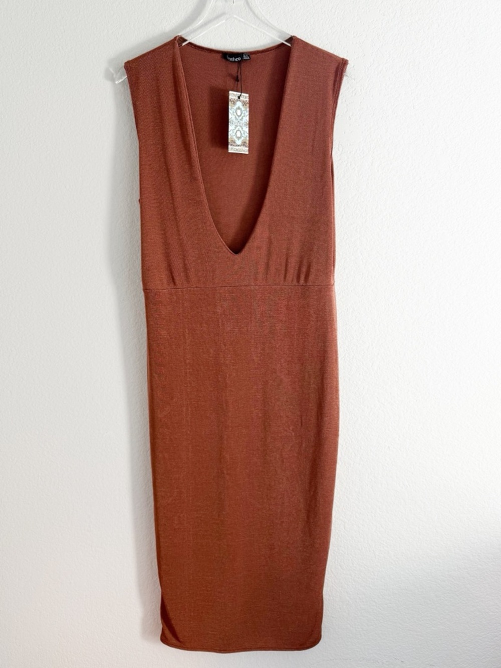 Boohoo Rust Colored Sleeveless Midi Dress with Deep V-Neck
